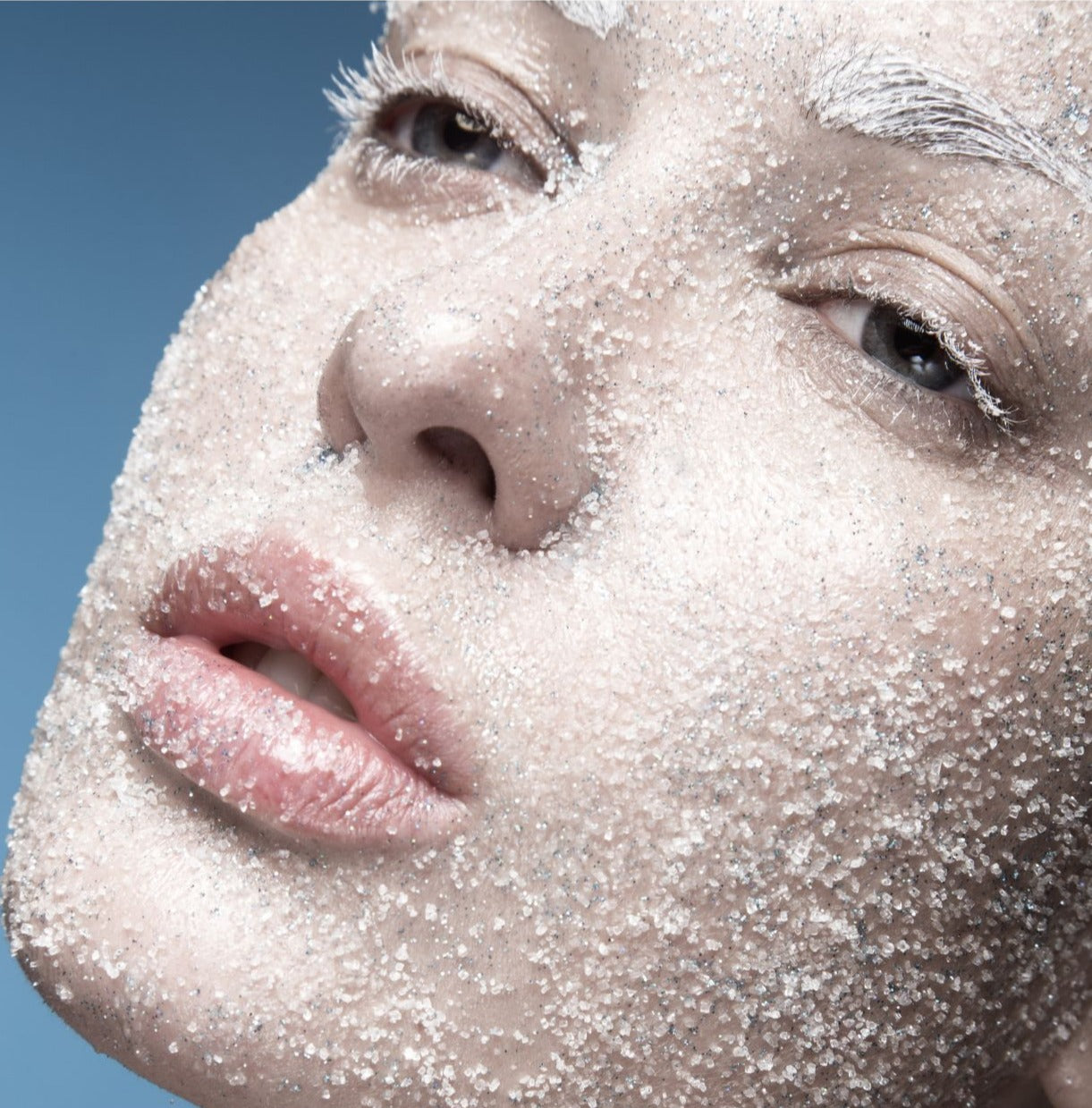 Een trekkerige huid in de winter? Dit wil je weten over jouw huidbarrière